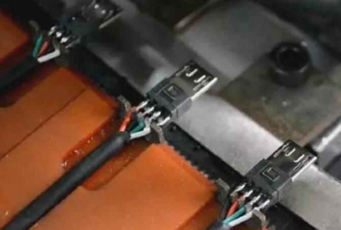 數據線激光焊接，精準又美觀