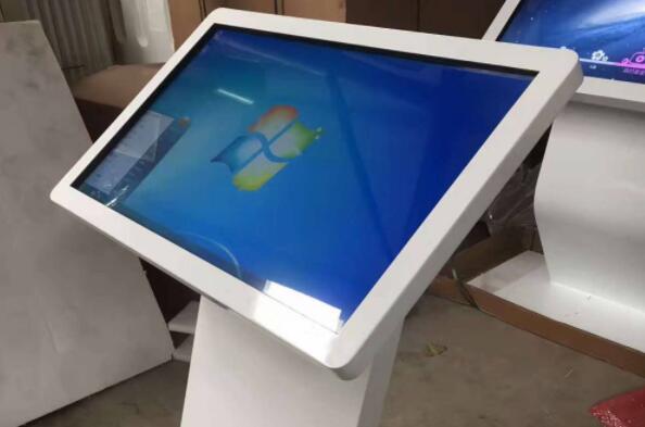 觸摸屏激光切割機(jī)，強(qiáng)力排煙隔離廢料