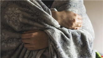 夏季空調房的貼心伙伴——激光印花空調毯