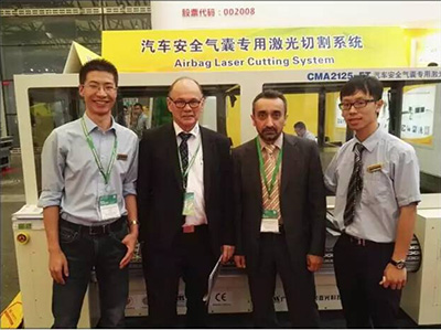 德國客戶購買汽車安全氣囊專用激光裁床