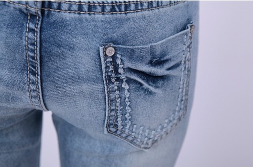突破性的牛仔服裝激光燒花