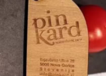 超級吸晴的名片，激光鏤空機為您打造