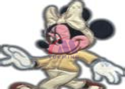 毛絨商標(biāo)激光切割