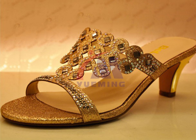 <a href=http://m.wxol.cc/chanpin/80.html target=_blank class=infotextkey>燙鉆激光切割</a>-鞋.jpg